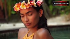10. Kelly Gale Boobs Scene – Sports Illustrated: Swimsuit 2017