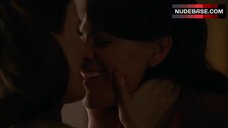 Clea Duvall Lesbian Kissing – American Horror Story
