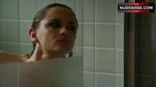 8. Rachael Leigh Cook Hot Scene in Shower – Perception