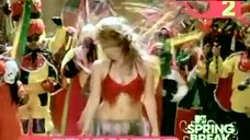 3. Shakira Hot Breasts Shaking – Hips Don'T Lie