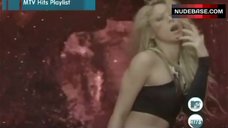 9. Shakira Sexy – She Wolf