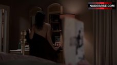 4. Keri Russell Shows Nude Ass – The Americans