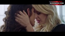 Lauryn Nicole Hamilton Lesbian Kissing – Ava'S Impossible Things