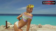 1. Vita Sidorkina Bikini Scene – Sports Illustrated: Swimsuit 2017