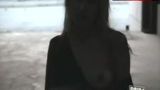 8. Elizabeth Kaitan Bare One Tit – Night Club