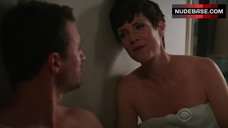 6. Zoe Mclellan Flashes Breasts – Ncis: New Orleans