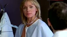 9. Kim Cattrall Flashes Breasts – Sex And The City