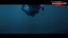 3. Jennifer Garner Swims under Water – Elektra