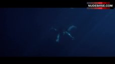 5. Jennifer Garner Swims under Water – Elektra