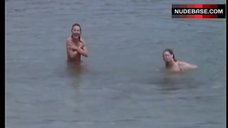 4. Anja Schute Full Naked on Beach – Premiers Desirs