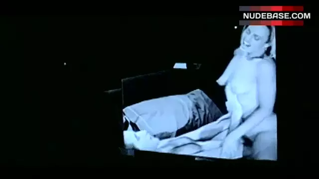 Цуккиниден жасалған үйдегі қынап