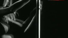 6. Kate Moss Pole Dance – I Just Don'T Know What To Do With Myself