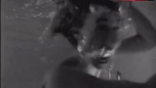 1. Laura Dern Nude Tits under Water – Down Came A Blackbird