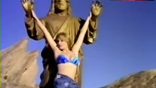 Vinessa Shaw Bikini Scene – L.A. Without A Map