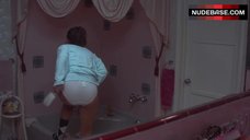 4. Maggie Gyllenhaal Spanking Her Butt – Secretary