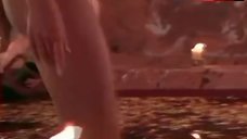 2. Wendi Winburn Nude in Hot Tub – Amazons And Gladiators