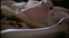 1. Linda Fiorentino Shows her Butt – The Last Seduction