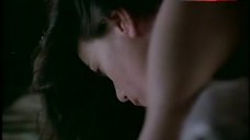 10. Linda Fiorentino Shows her Butt – The Last Seduction