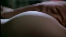 5. Linda Fiorentino Shows her Butt – The Last Seduction