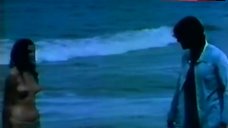 5. Veronica Miriel Topless on Beach – Juventud Sin Freno