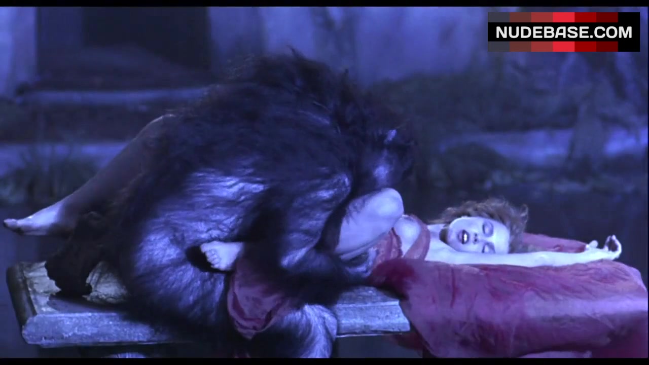 Sadie Frost Sex with Beast – Dracula