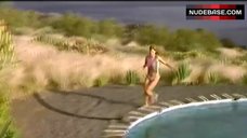 1. Leticia Bredice Bikini Scene – Almejas Y Mejillones