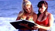 9. Jennie Garth Photo in Bikini – E! True Hollywood Story
