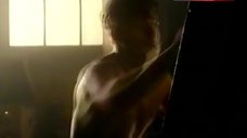 6. Joanna Going Shows Nude Boobs and Pussy – How To Make An American Quilt