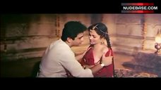 3. Mandakini Sexy Scene – Ram Teri Ganga Maili