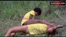6. Pam Grier Cat Fight – Black Mama, White Mama