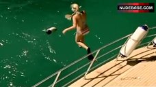 5. Sophie Schutt Bikini Scene – Himmel Uber Australien (2)