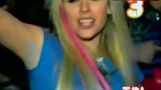 8. Avril Lavigne Hot Scene – Avril Lavigne: Girlfriend