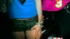 9. Avril Lavigne Hot Scene – Avril Lavigne: Girlfriend