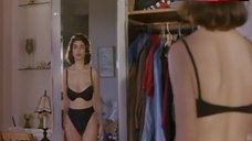 Laura San Giacomo Bikini Scene – Nina Takes A Lover