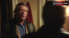 8. Neelesha Bavora Cleavage – Stille