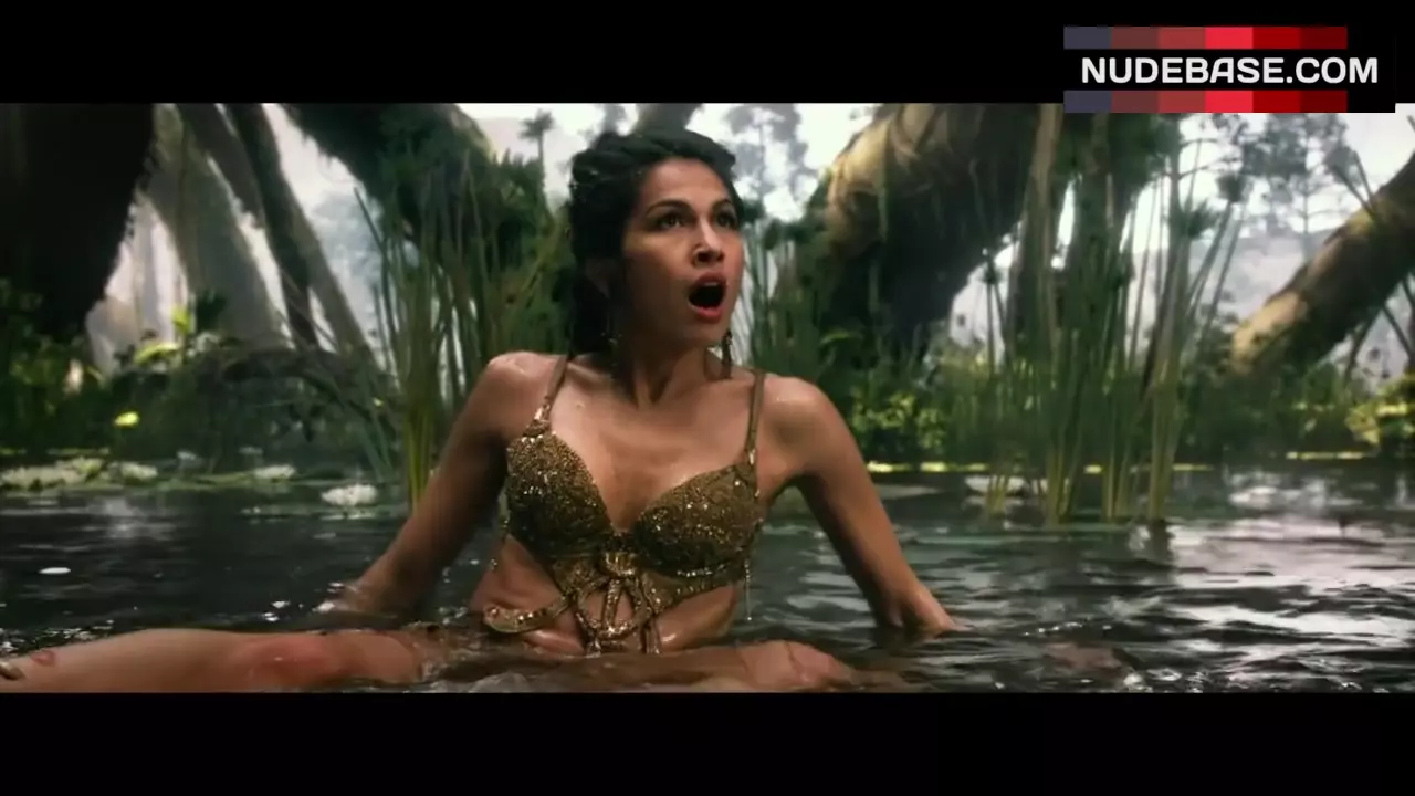 Elodie Yung Sexy Scene – Gods Of Egypt (2:09) | NudeBase.com