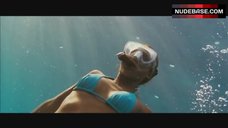 8. Jessica Alba Bikini Scene – Into The Blue