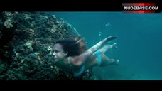 10. Jessica Alba in Bikini on Beach – Mechanic: Resurrection