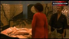 8. Saffron Burrows Exposed Sexy Butt – Klimt