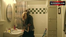 10. Elizabeth Banks Sex in Bathroom – The Details