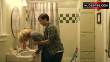 3. Elizabeth Banks Sex in Bathroom – The Details