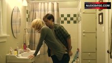 4. Elizabeth Banks Sex in Bathroom – The Details