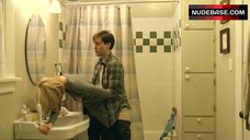6. Elizabeth Banks Sex in Bathroom – The Details