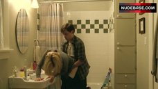 8. Elizabeth Banks Sex in Bathroom – The Details