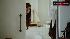 4. Nora Tschirner Nude in Toilet – Keinohrhasen
