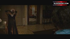 4. Angelina Jolie Intim Scene – The Tourist