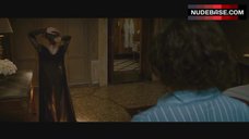 5. Angelina Jolie Intim Scene – The Tourist