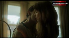 Catherine Zeta-Jones Lesbian Kissing – Side Effects