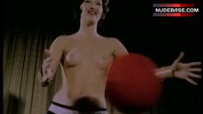 Yvette Le Grand Jiggling Breasts – Mondo Topless