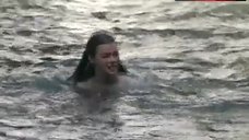4. Milla Jovovich Pokies Through Wet Blouse – Return To The Blue Lagoon